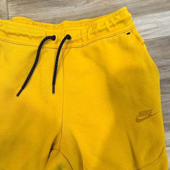Nike Tech Fleece Men's Yellow Joggers - Picture 2 of 4